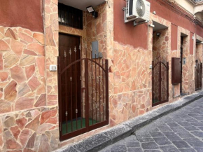 Отель Mary House Apartments, Катания